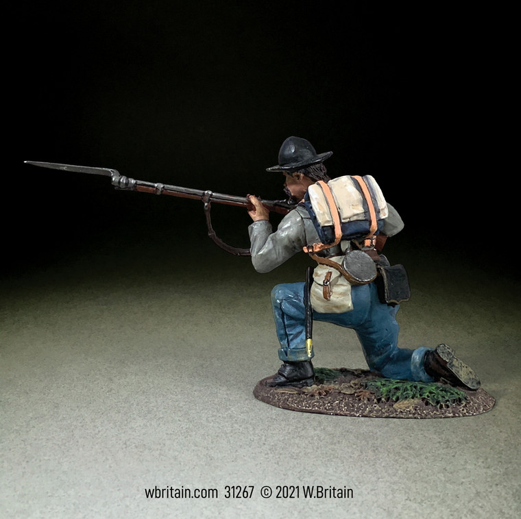BR31267 Confederate Infantry Kneeling Preparing To Fire - Single figure in box