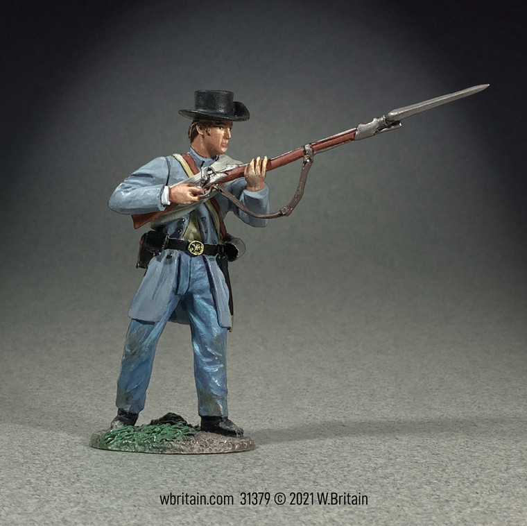 BR31379 Confederate Infantry in Frock Coat Advancing with Caution - Single figure in box
