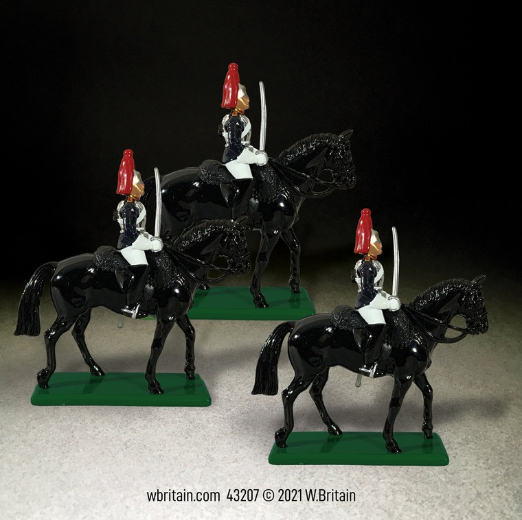 BR43207 3 Mounted Blues & Royals Troopers Box Set 1