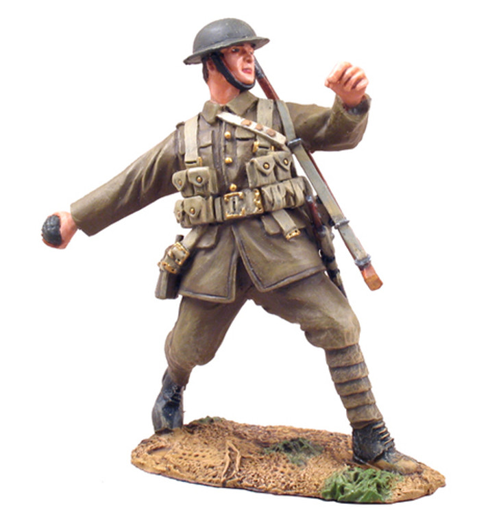 YBR23013 1916 British Infantry Throwing Grenade