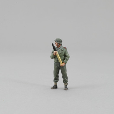 Shell Nathan TGSS162 Standing Crewman with 75mm Shell - Peter Nathan Toy Soldiers