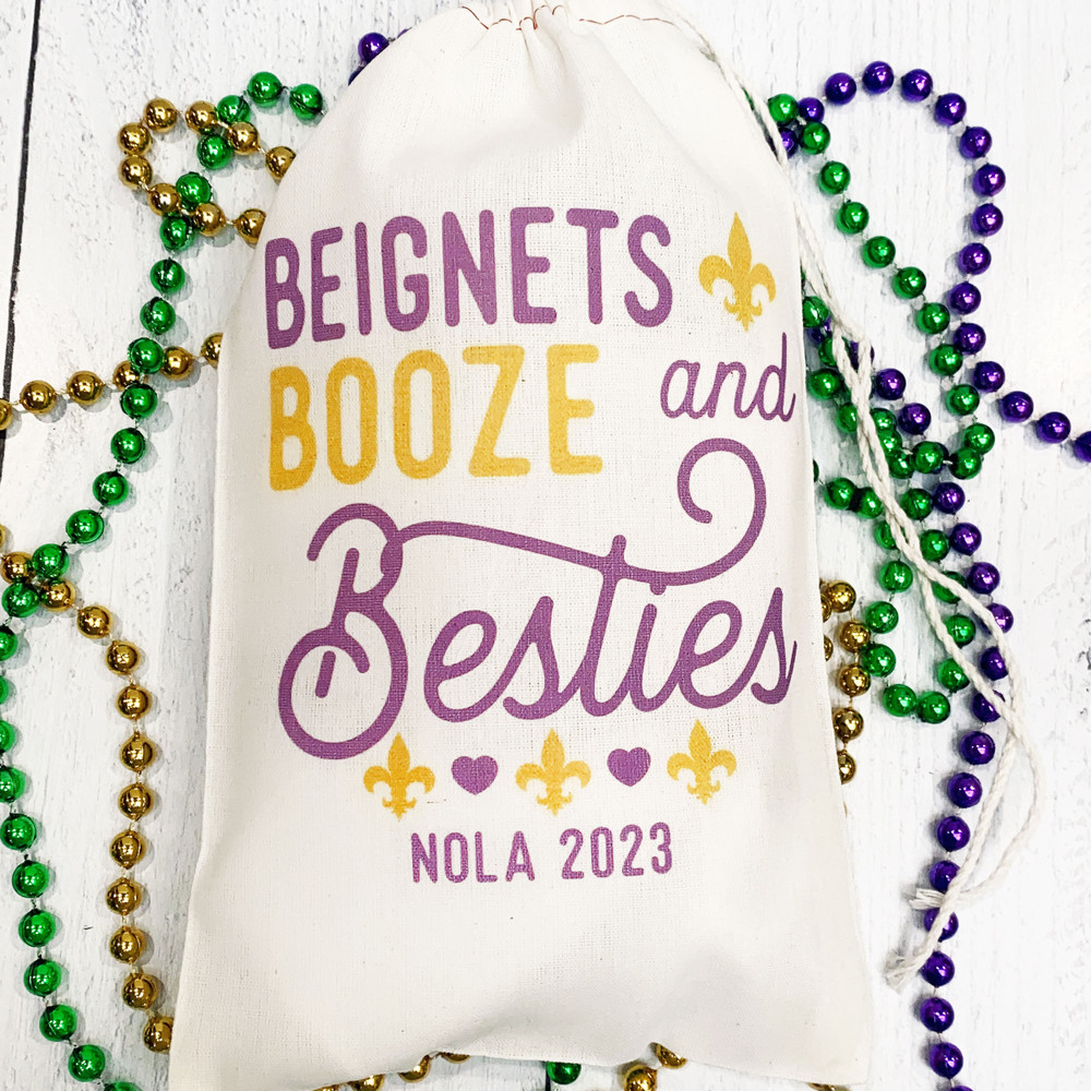 New Orleans Bachelorette Party Favor Bags - Personalized NOLA Birthday Gift Bags - Purple Hearts and Gold Yellow Fleur De Lis Design Bags - Mardi Gras Party Supplies - New Orleans Girls Trip Gift Bags - Nolarette Favors - Beignets, Booze and Besties - Custom Printed Canvas Cloth Bags