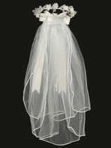 24" veil with satin rose flowers & rhinestones

Satin bows at the back