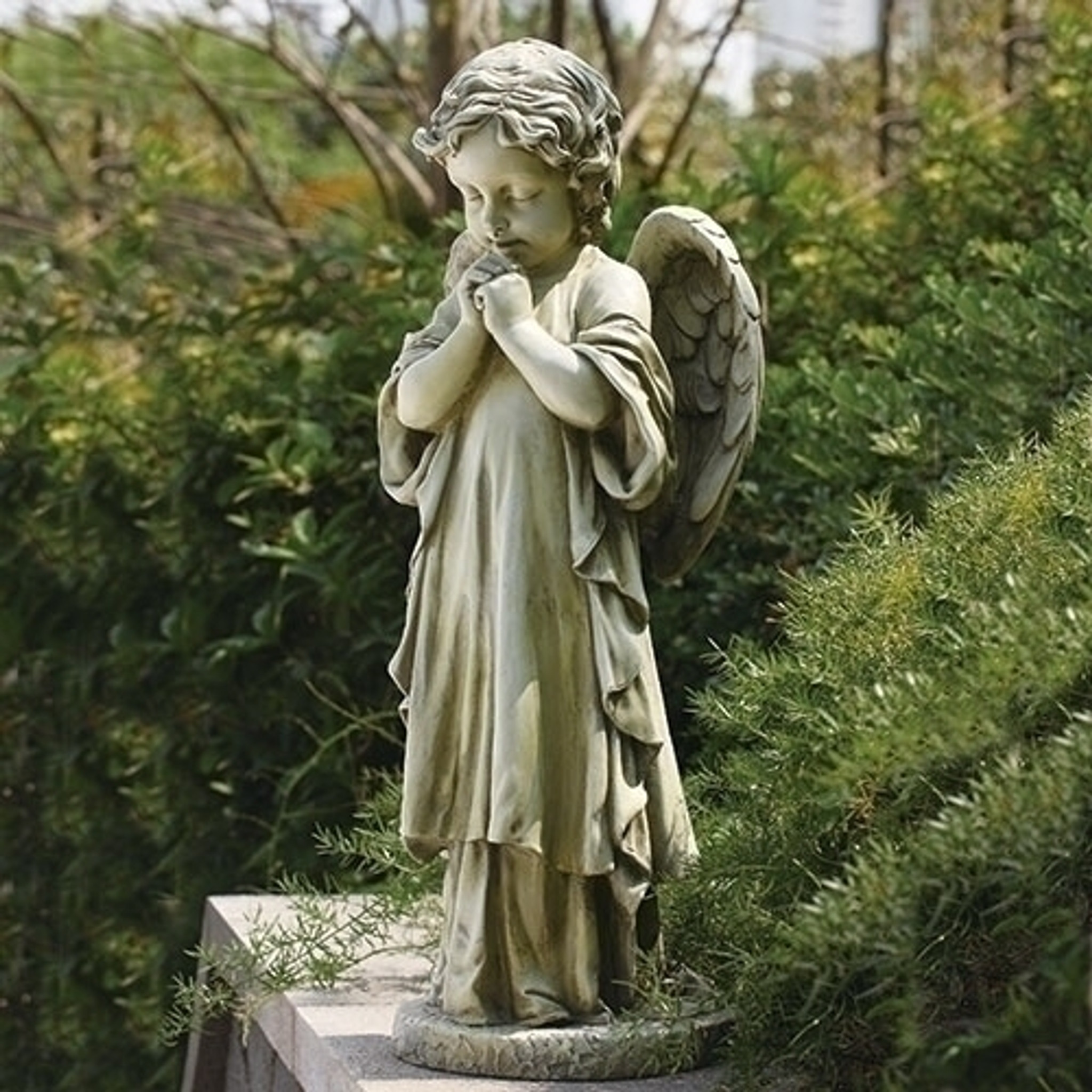 Praying Angel Child Garden Statue