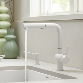 526373 Linus Single-Lever Pull-Out Kitchen Faucet with 1.5 GPM in White