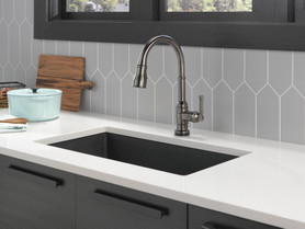 9190T-KS-DST Broderick Single Handle Pull Down Kitchen Faucet with Touch2O Technology, Black Stainless