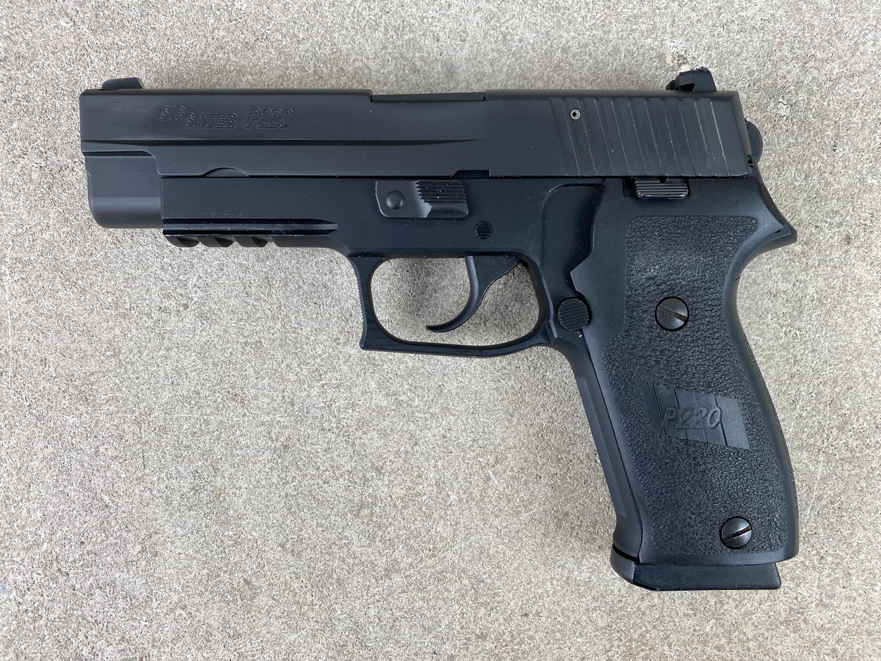 PD Trade Sig Sauer | P220 DAK | 45 ACP | Night Sights | 8rd