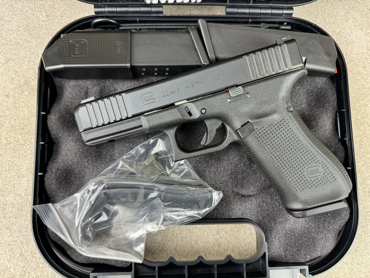 PD Trade | Glock 22 Gen5 | 40 S&W | 3 Mags | Unissued
