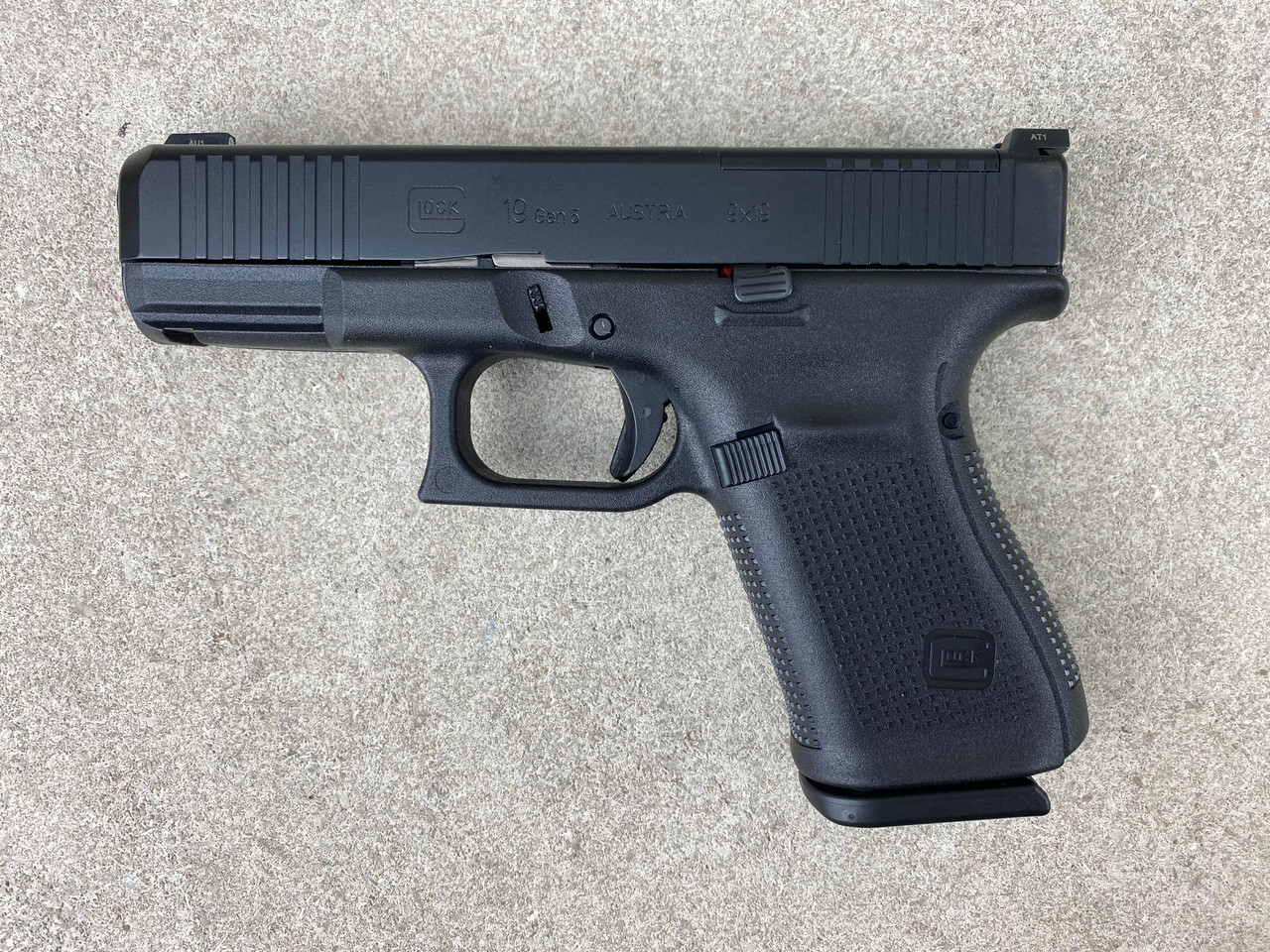 Glock 19 Gen5 Handgun with Night Sights - PA1950702 - United Uniform  Distribution, LLC