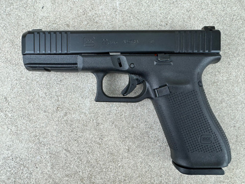 Police Department Trade in Glock 22 Gen5 40 S&W with Night Sights and Front Slide Serrations.