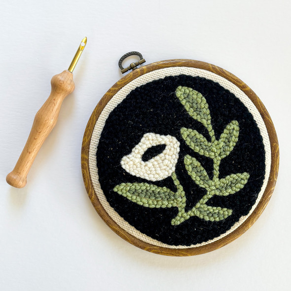 Black Floral Punch Needle Round Kit
