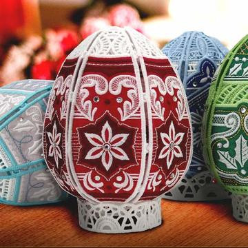 Freestanding Christmas Eggs