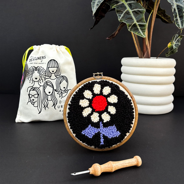Daisy by Alexia Marcelle Abegg Punch Needle Round Kit