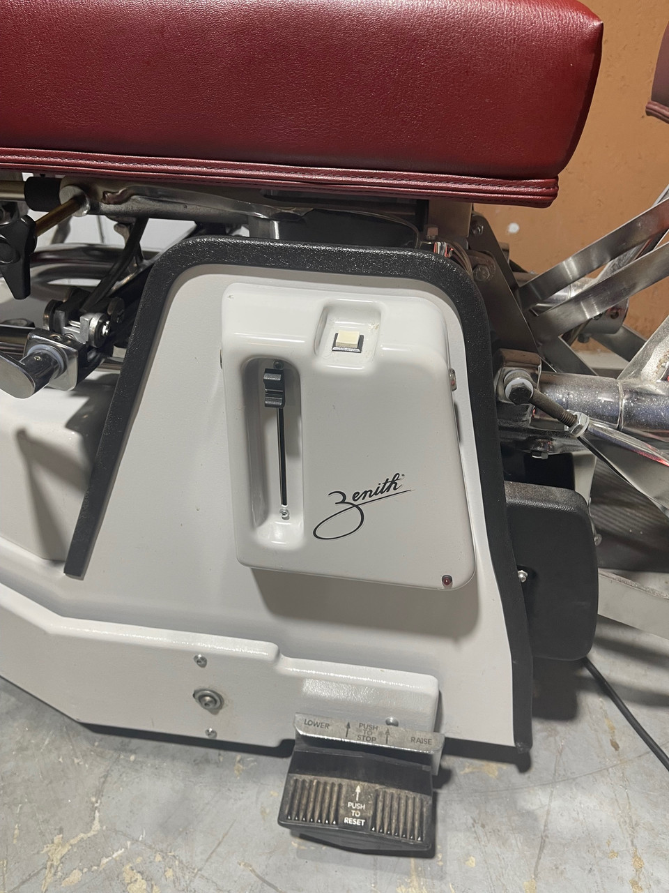 Zenith III 275 S Vertilift Table