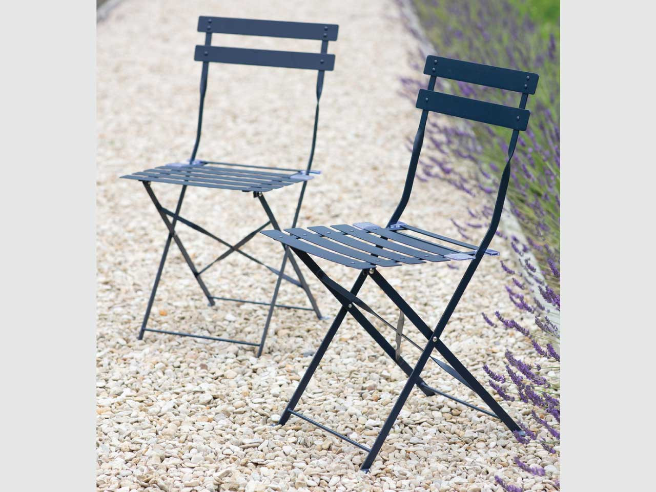 Metal folding 2024 bistro chairs