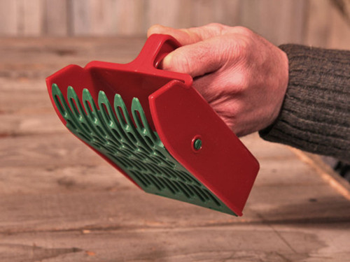 hand held berry harvester