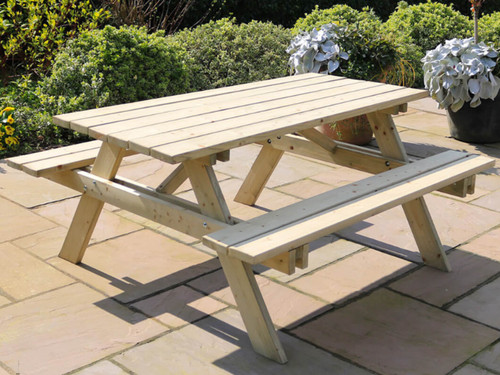 Laura picnic table (Zest)