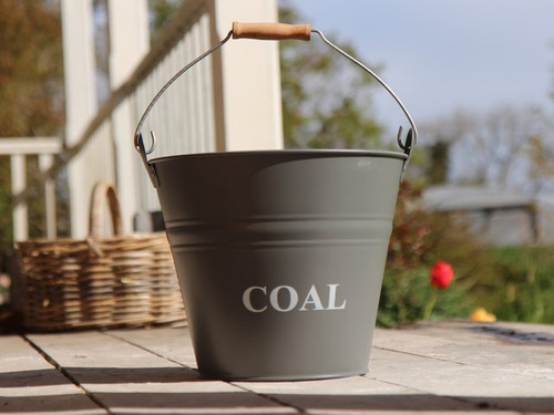 Coal bucket with lid for the fireside