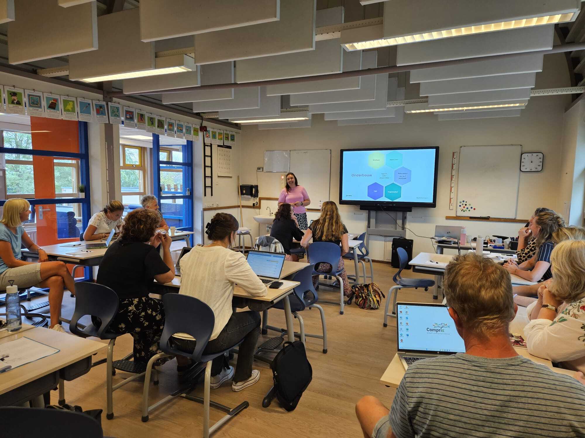 "Het mooiste moment? Wanneer deelnemers na een training of intervisiebijeenkomst met veel nieuwe praktische informatie  naar huis gaan''.