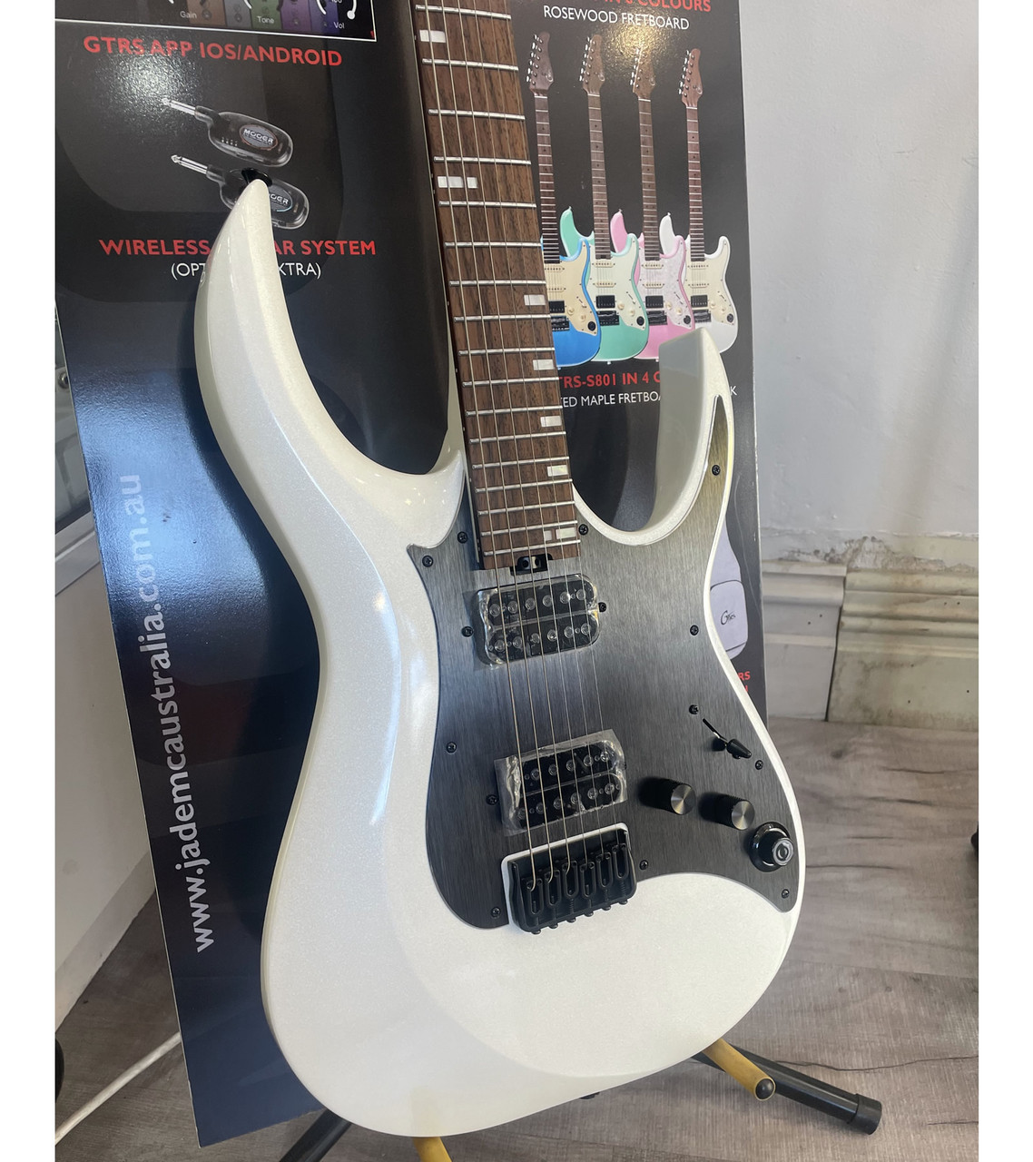 Mooer GTRS M800 Intelligent Guitar - Pearl White - bmusic