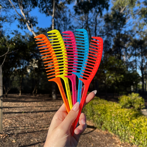 THE TAIL SUPERCOMB - Fluro Blue