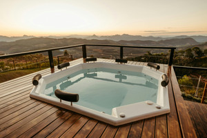 Outdoor Shower + Hot Tub Ready: Best Tankless Water Heaters for Summer Outdoor Use 