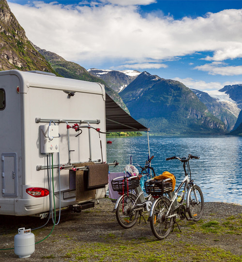 l5-portable-tankless-water-heater-lakeside-rv-camping-lifestyle