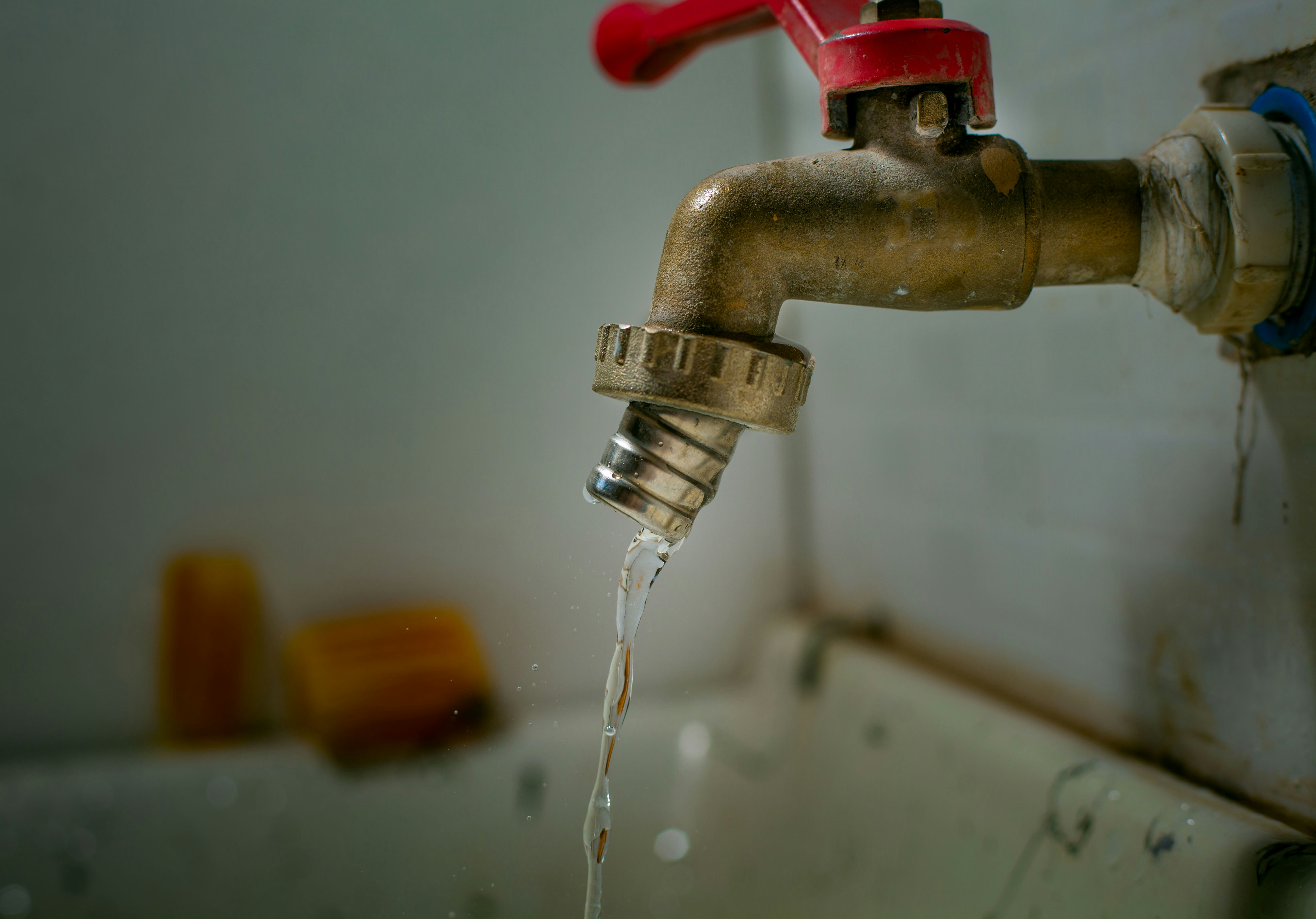 Why Your Old Tank Heater Struggles in Summer (And What to Do About It) 