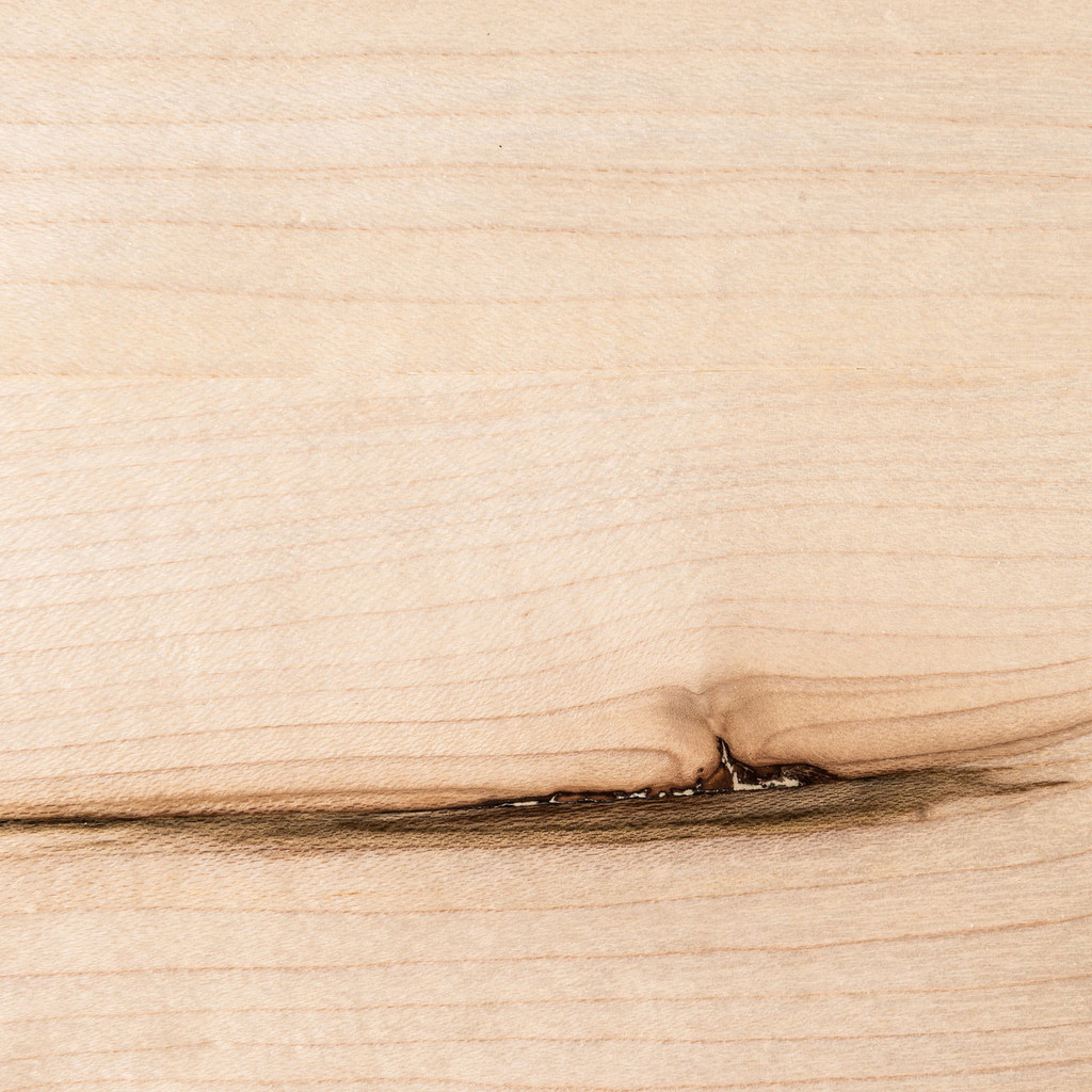 Close up of Maple shelf grain and knot