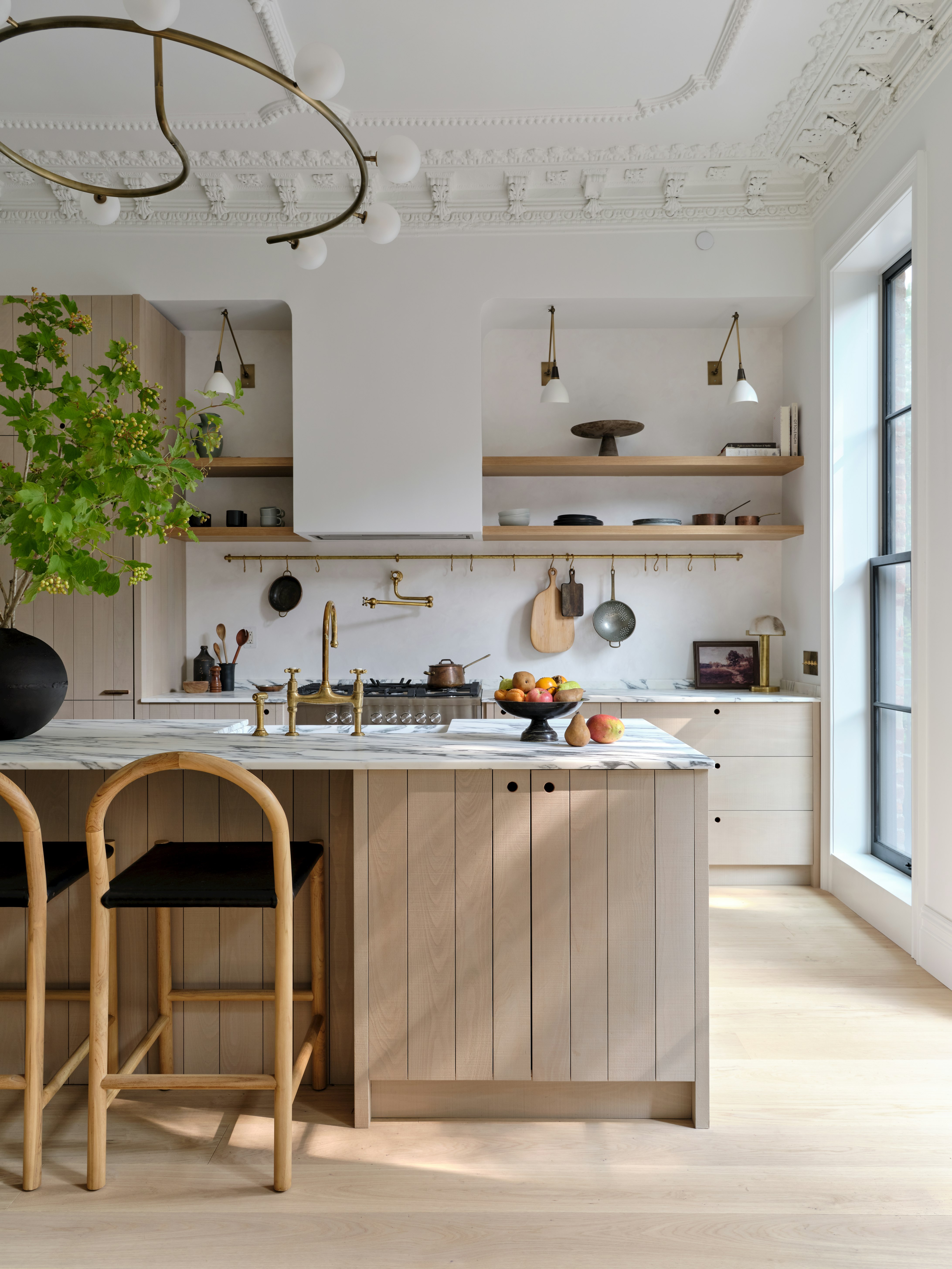 Open shelving creates an airy space. @brownstoneboys