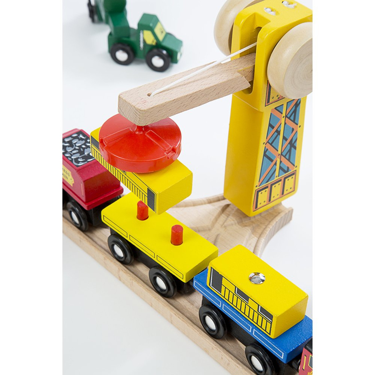 melissa & doug deluxe wooden railway train set