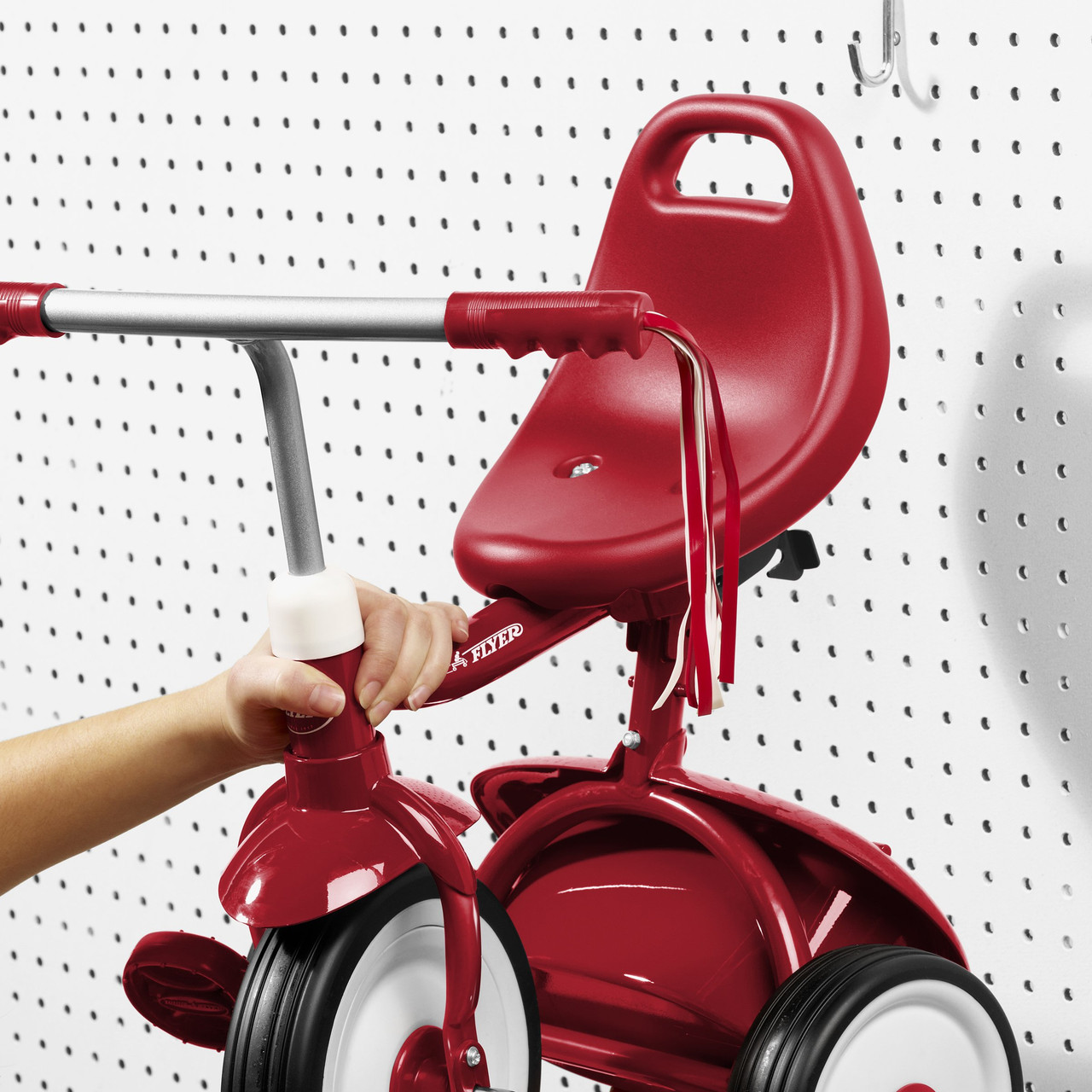 ラジオフライヤー三輪車 Trikes＆Bikes Fold 2 Go Trike Radio Flyer Kids Tricycle, Fold 2 Go, Red, Unisex - Easy