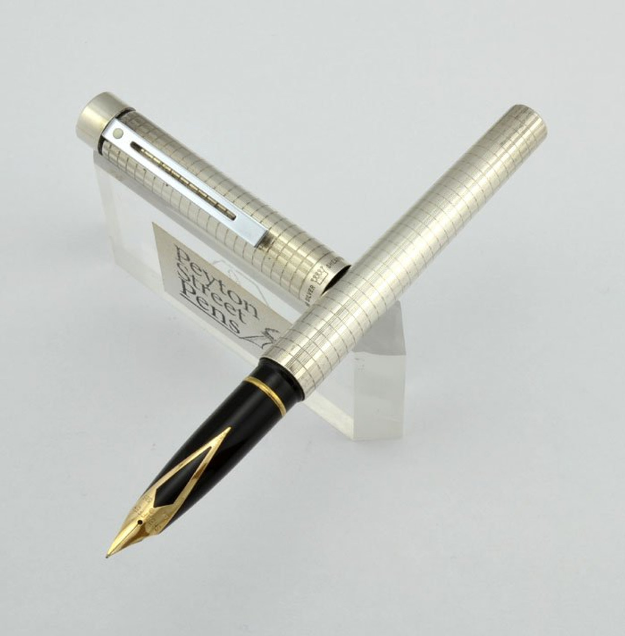 Sheaffer Targa 1006 Fountain Pen - Sterling Checks, Fine