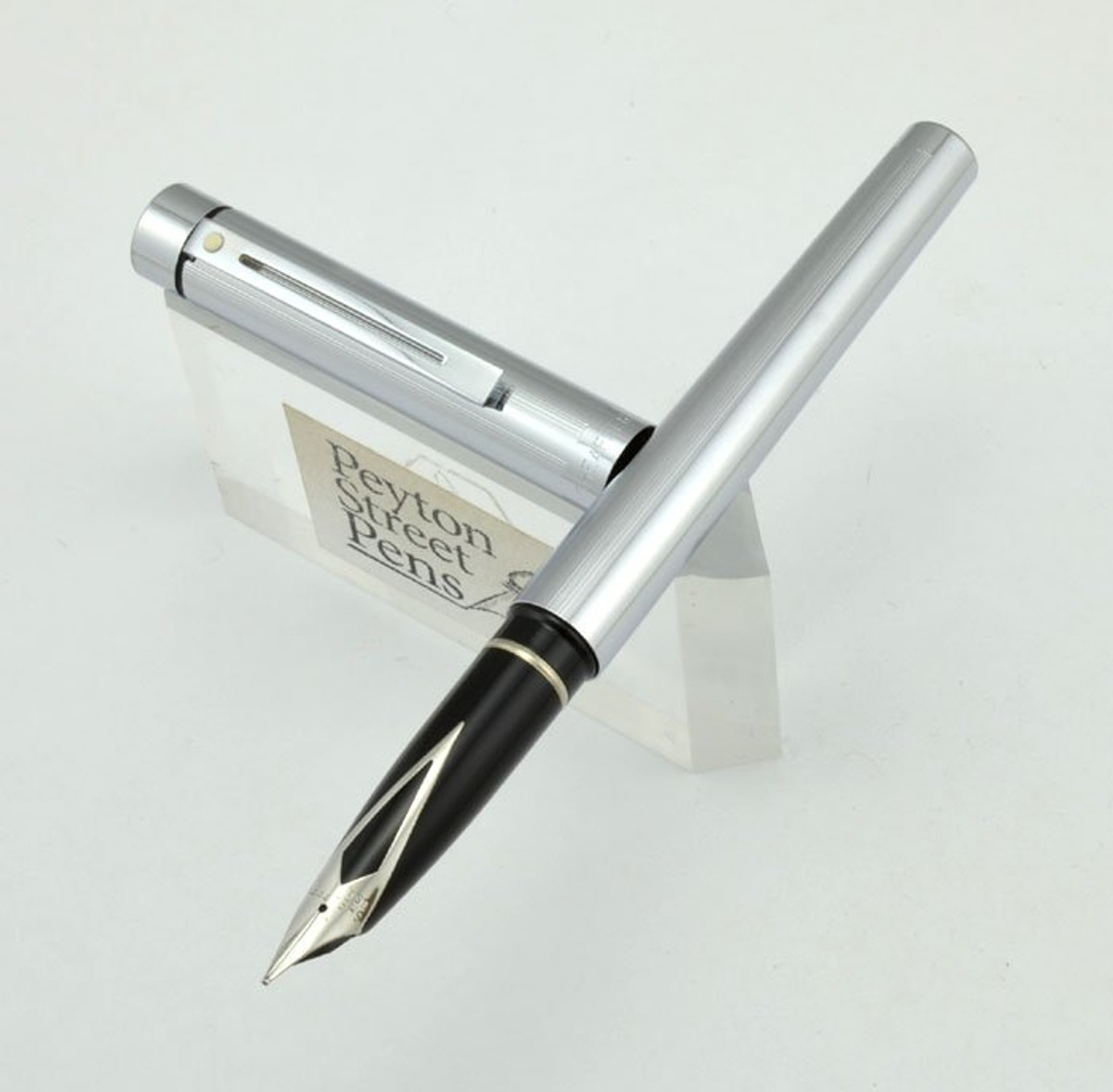 Sheaffer TARGA 1000 Fountain Pen - Lined Chrome, Medium Steel Nib (Near Mint)