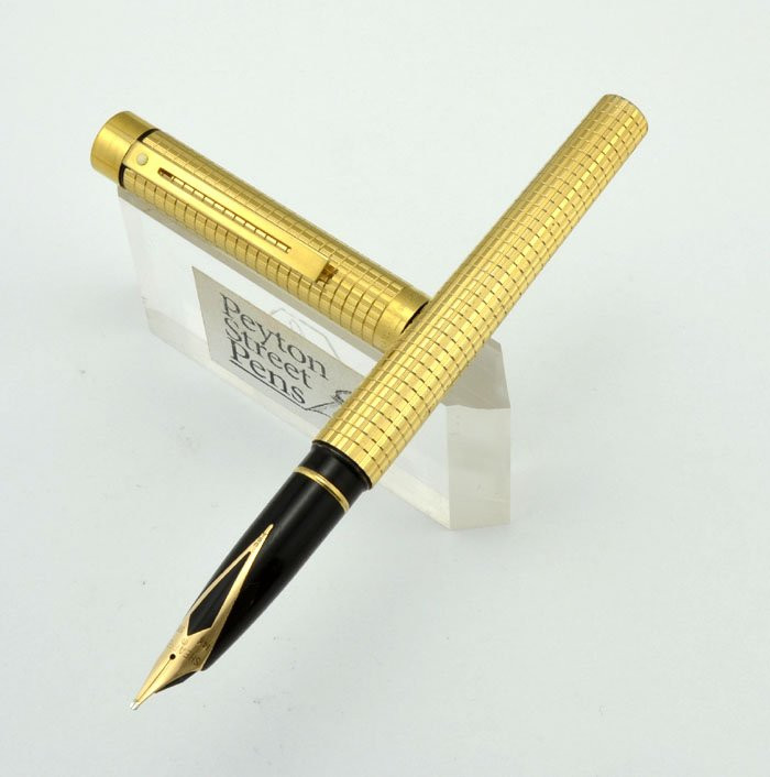 Sheaffer Targa 1007 Fountain Pen - Gold Squares, Broad (Very Nice