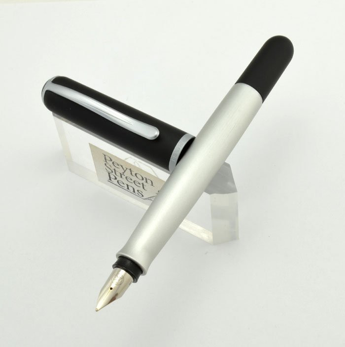Pelikan Epoch Fountain Pen - Brushed Silver Metal and Black, Medium 14k Nib (Near Mint)