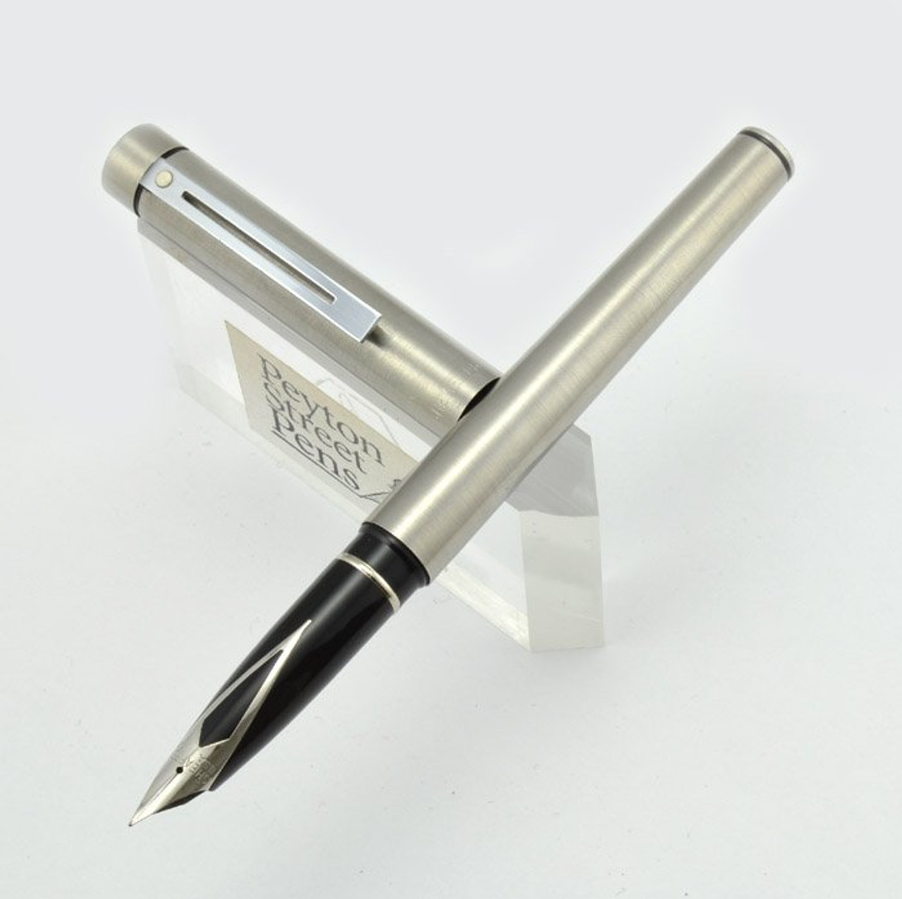 Sheaffer TARGA 1001 Fountain Pen - Fine Steel Nib (Excellent
