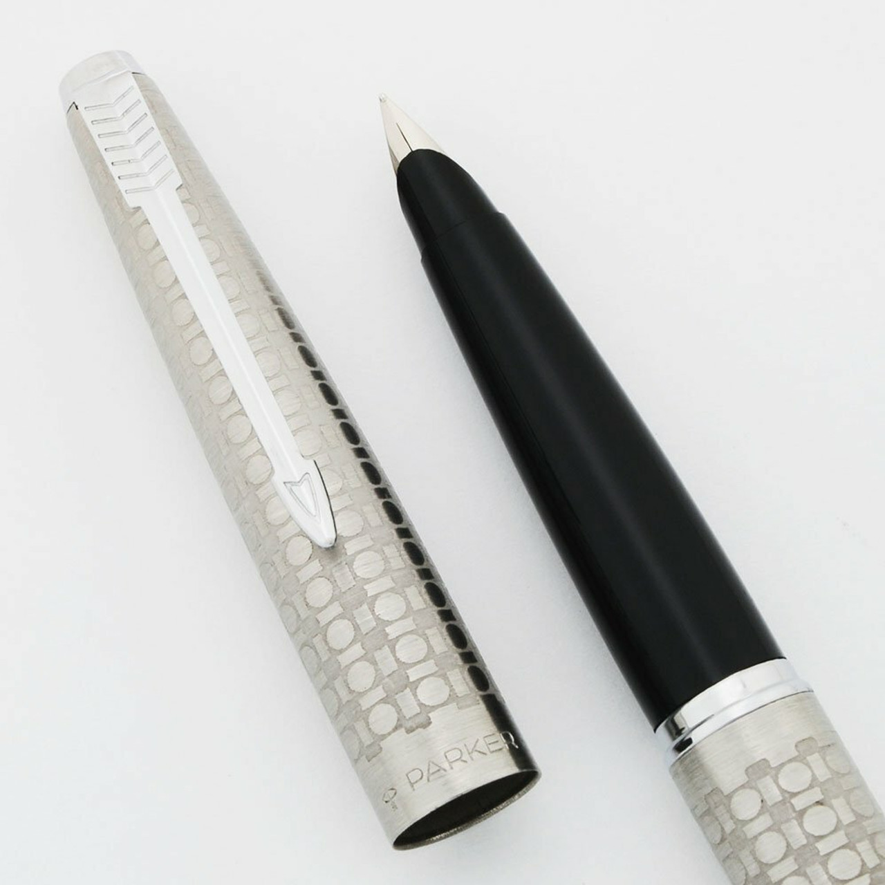 Parker 45 Harlequin "Circlet"  Fountain Pen (1981) - Stainless Steel w Etched Circles, Broad Steel Nib (Excellent + Works Well)