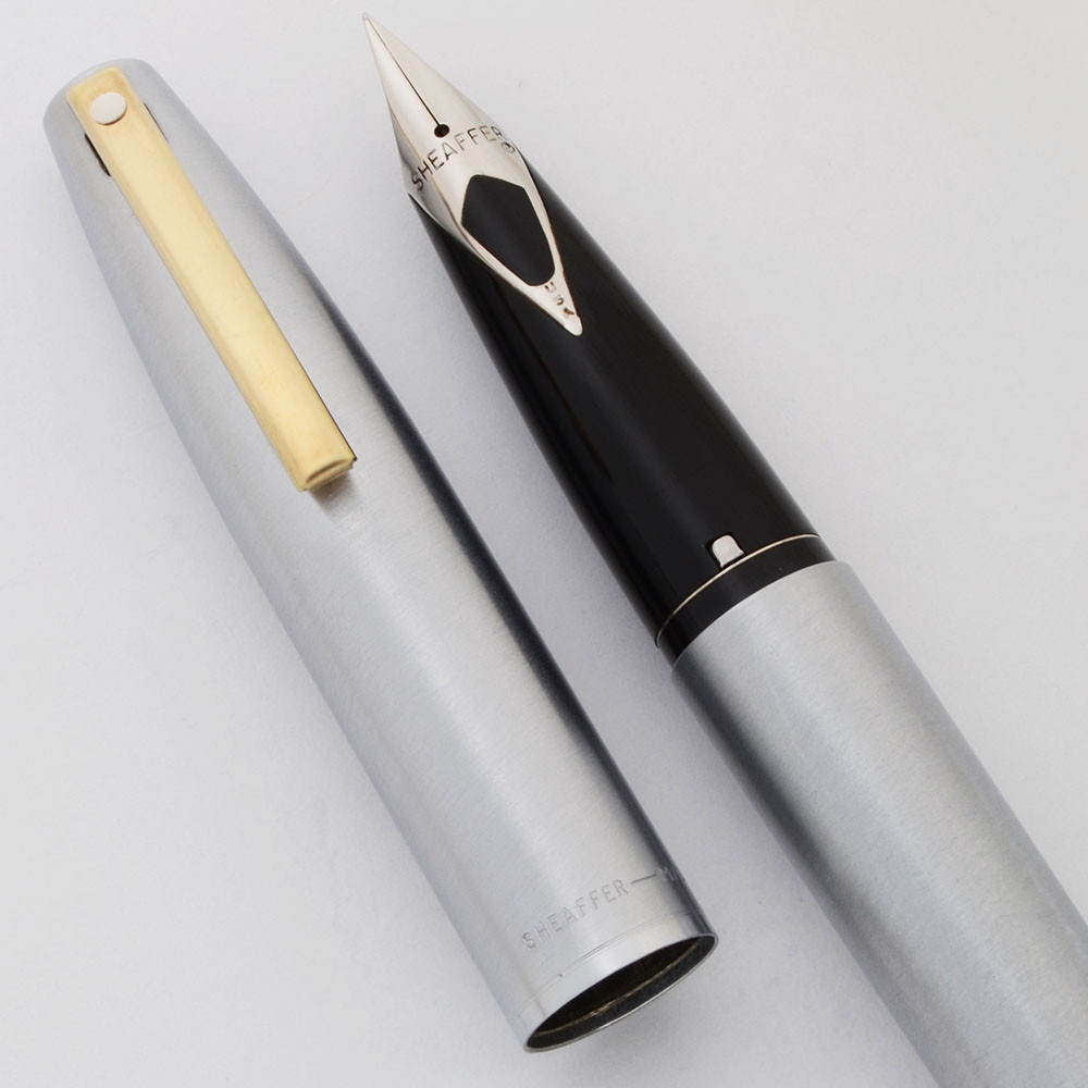 D91 SHEAFFER シルバー 万年筆 ゴールドクリップ Sheaffer 444X Fountain Pen - Brushed Chrome w Gold Clip, Fine
