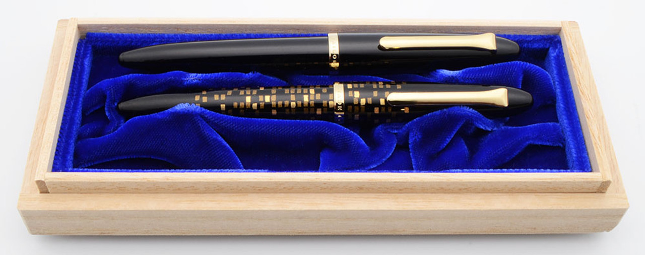 Sailor Wancher Fude & Brush Fountain Pen Set - Standard Size, Black w Gold Trim, Yasaki Design  (New in Box)