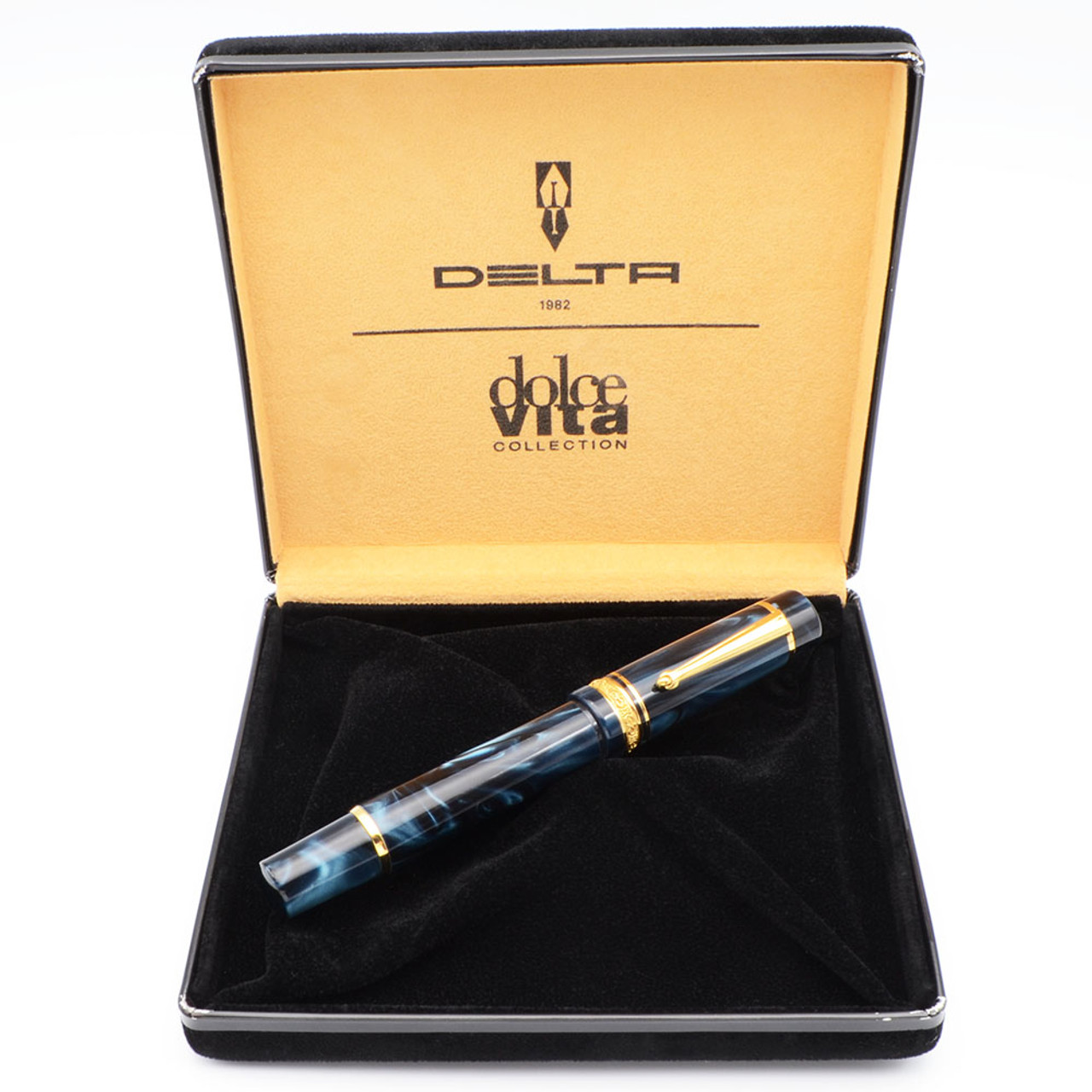 Delta Dolce Vita Stantuffo Star Collection LE Fountain Pen