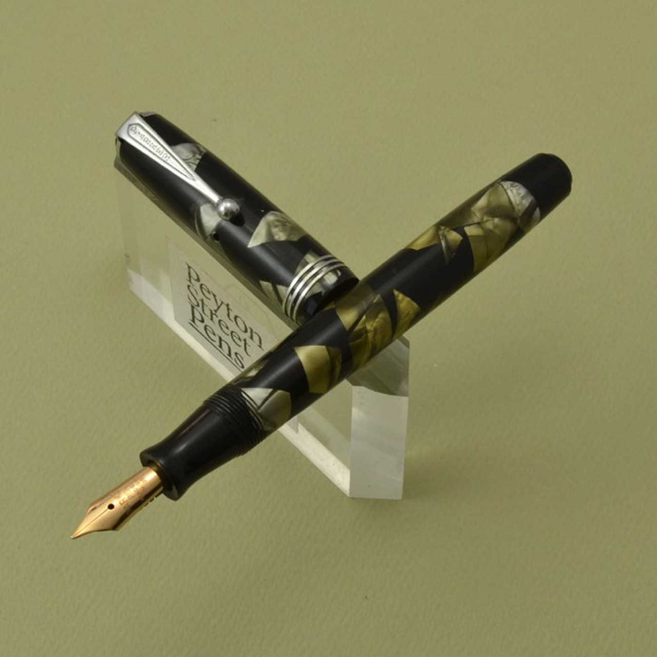 Parker Deluxe Challenger 1935 - Grey Marble, Full size, Medium, Button Fill (Superior, Restored)