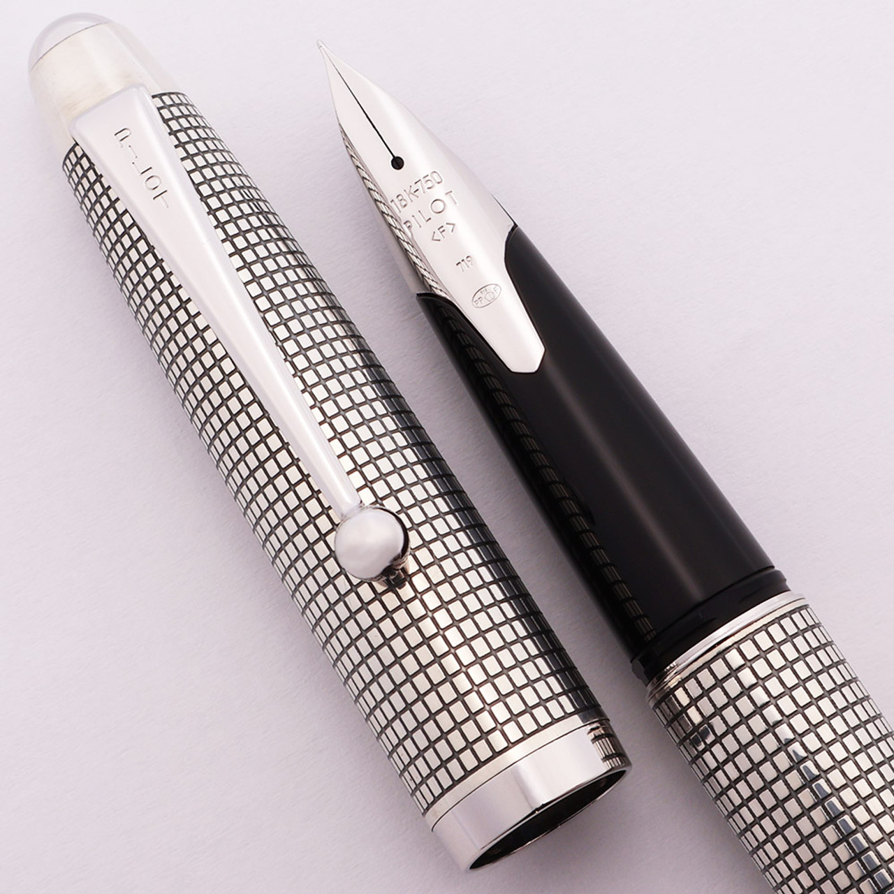 Pilot Art Craft Silver Collection Fountain Pen (2019) - Koushi (Lattice),  18K Fine (Excellent +, Works Well) - Peyton Street Pens