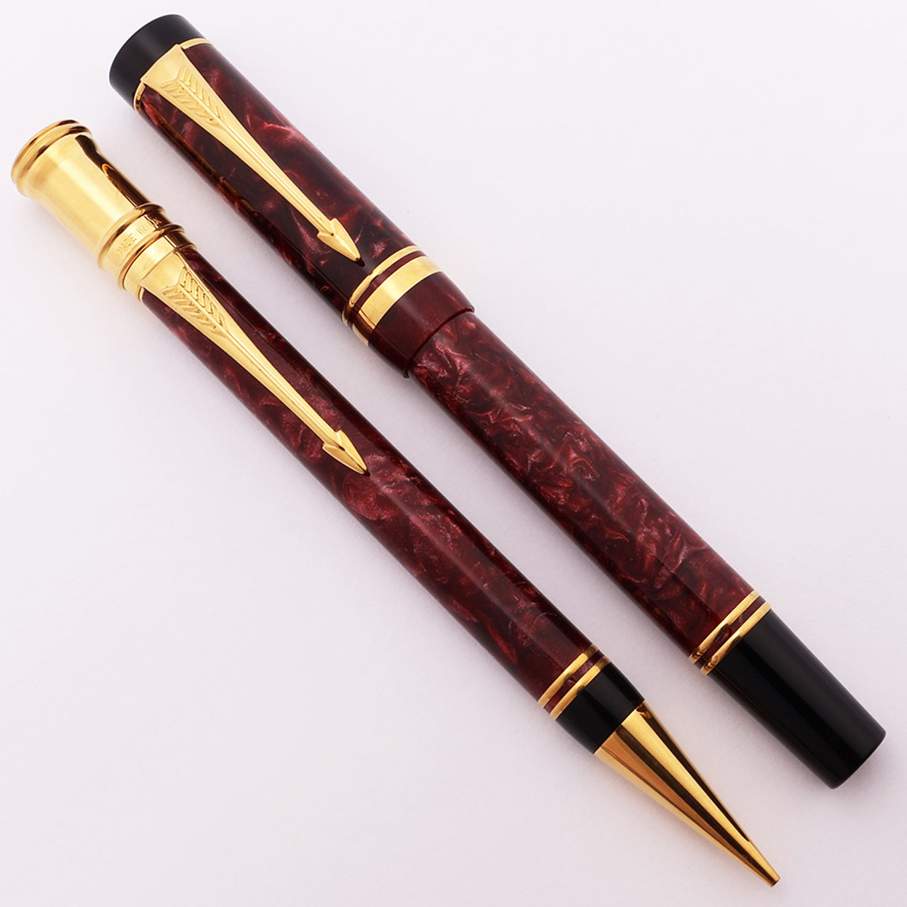 Parker Duofold International Fountain Pen & Pencil Set (Mark 1) - Red  Marble, Gold Trim, 18k Medium Nib (Excellent, Works Well)