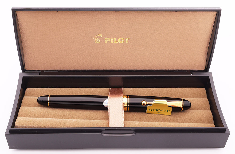 Pilot Namiki Custom 742 Fountain Pen - Black, Gold Trim, 14k Stub
