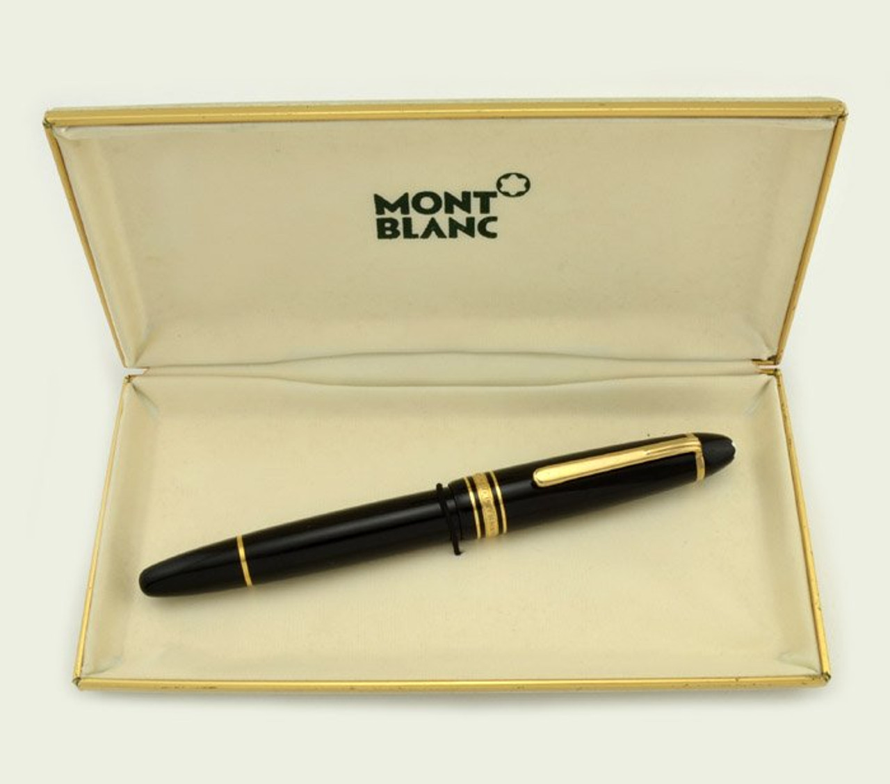 Montblanc Meisterstuck 146 - Black w Gold Trim, Piston Fill, 14k Fine Nib (Excellent in Box) Montblanc Meisterstuck 146 - Black w Gold Trim, Piston Fill, 14k Fine Nib (Excellent in Box)