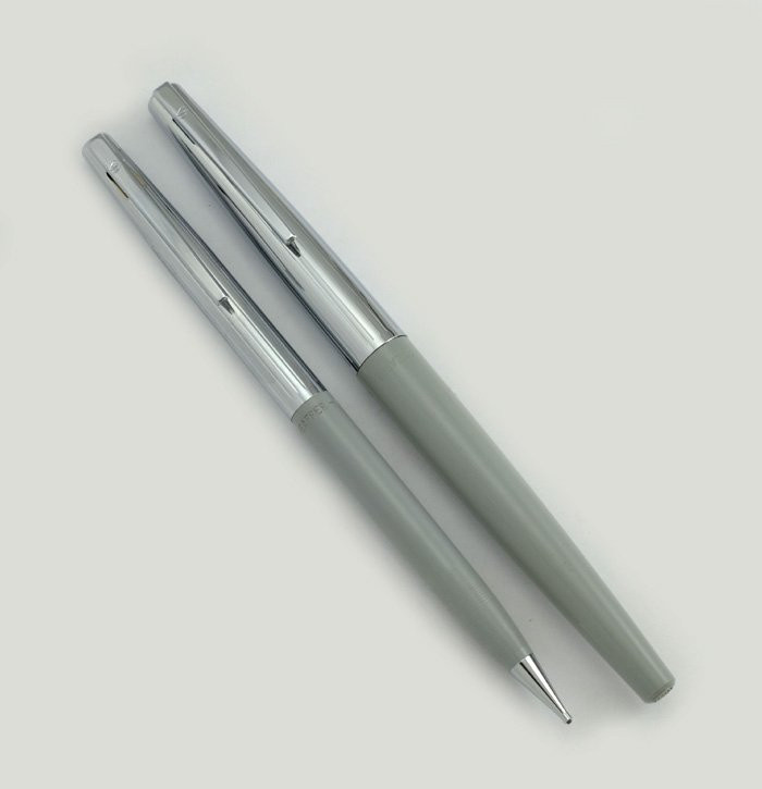 Sheaffer Stylist 202 Fountain Pen Set - Grey, Chrome Caps and Trim