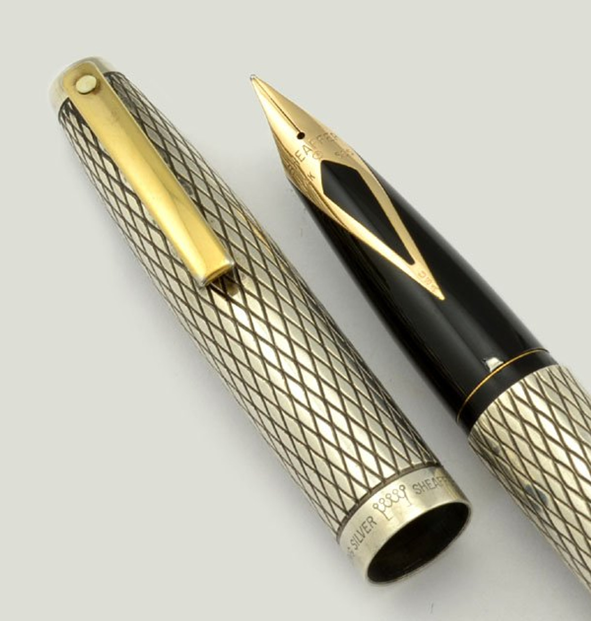 Sheaffer Silver Imperial Fountain Pen - Sterling Diamond Design, Medium 14k Nib (Excellent)