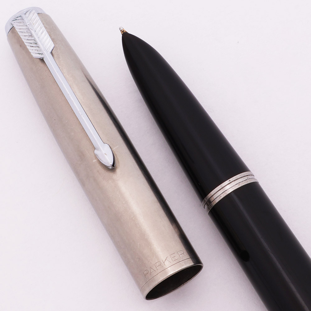 Parker 51 Aerometric Fountain Pen (1950s) - Black w Lustraloy Cap