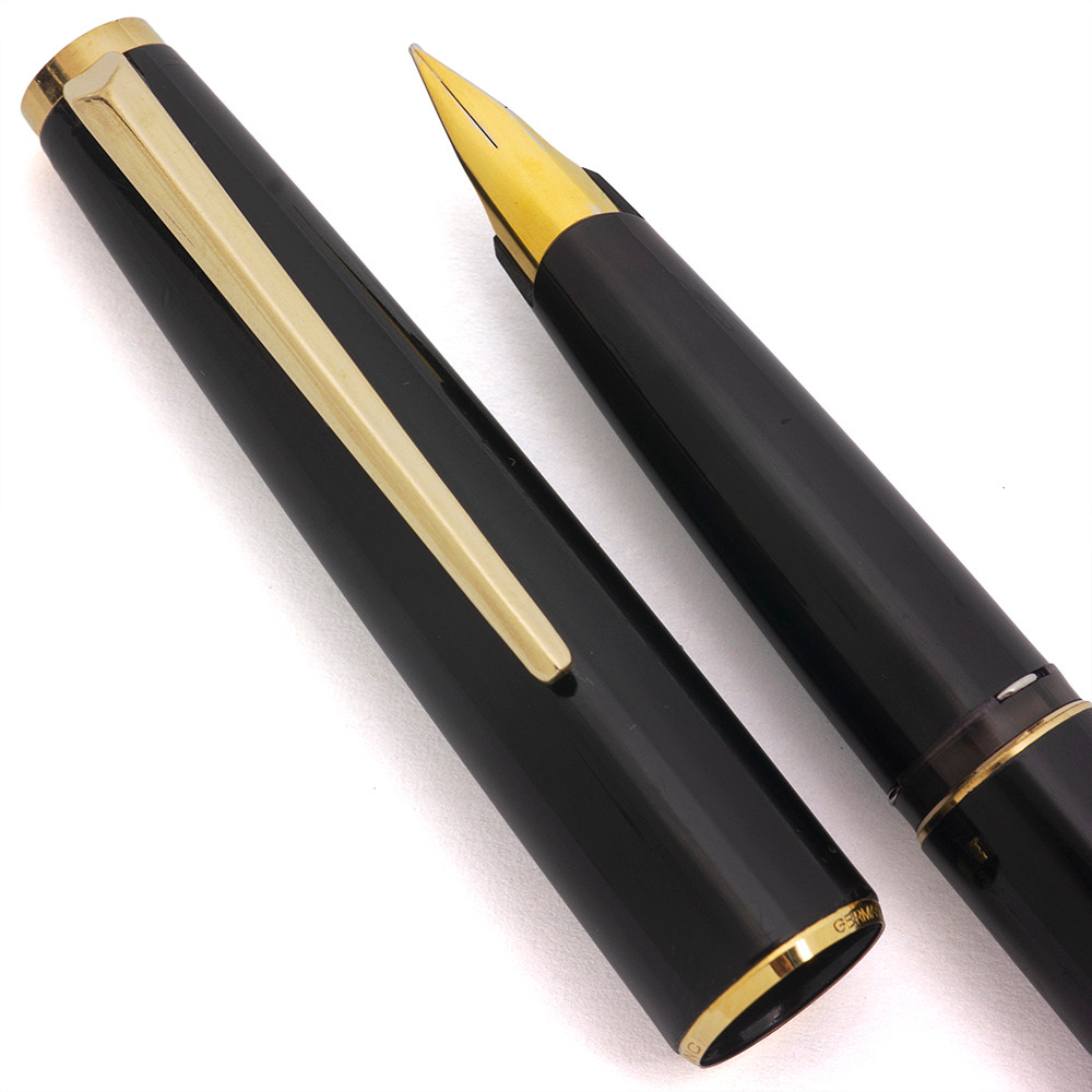 Montblanc 220/420 (?) Fountain Pen (1970s) - Black w GT, C/C,  Medium Steel Nib (Very Nice, Works Well)